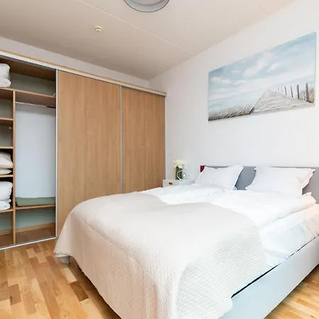 Central Cozy With Parking Apartamento Tallin